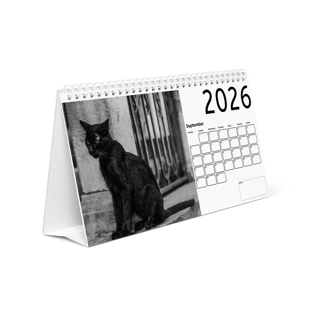Handy Desk Calendar - Istanbul Cats Monthly Calendar and planner for Cat Lovers and Pet Fans.